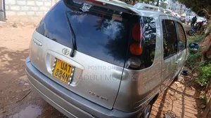 Toyota Raum 2001 Silver