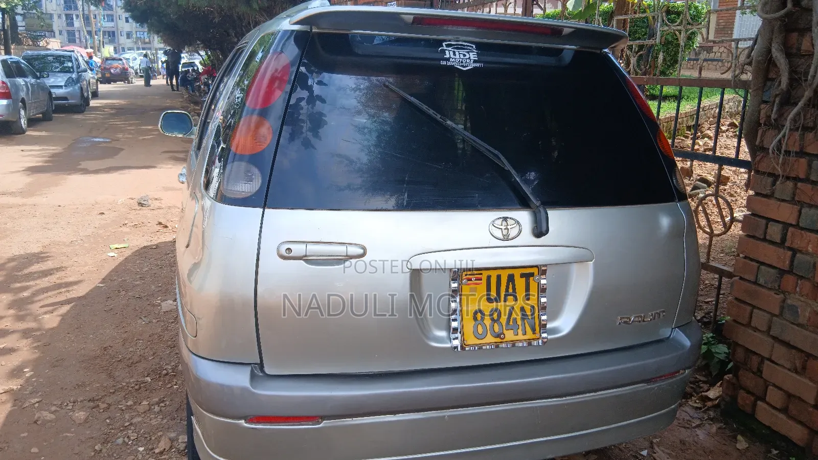 Toyota Raum 2001 Silver
