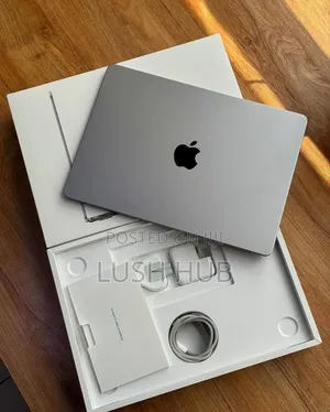 New Laptop Apple MacBook Air 8GB Intel Core M2 SSD 512GB