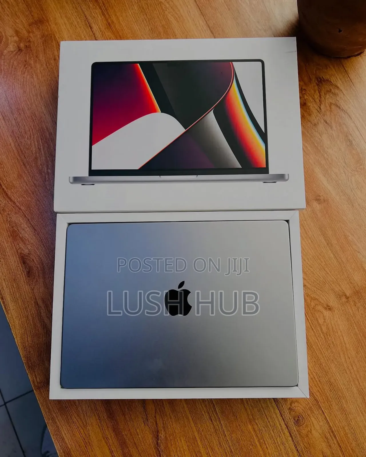 New Laptop Apple MacBook Pro M1 8GB Apple M1 Pro SSD 256GB