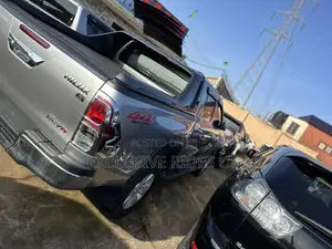 Toyota Hilux Revo Double Cab Deisel 2.4 AWD 2017 Silver