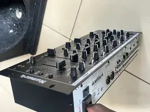 Numark Mixercm200
