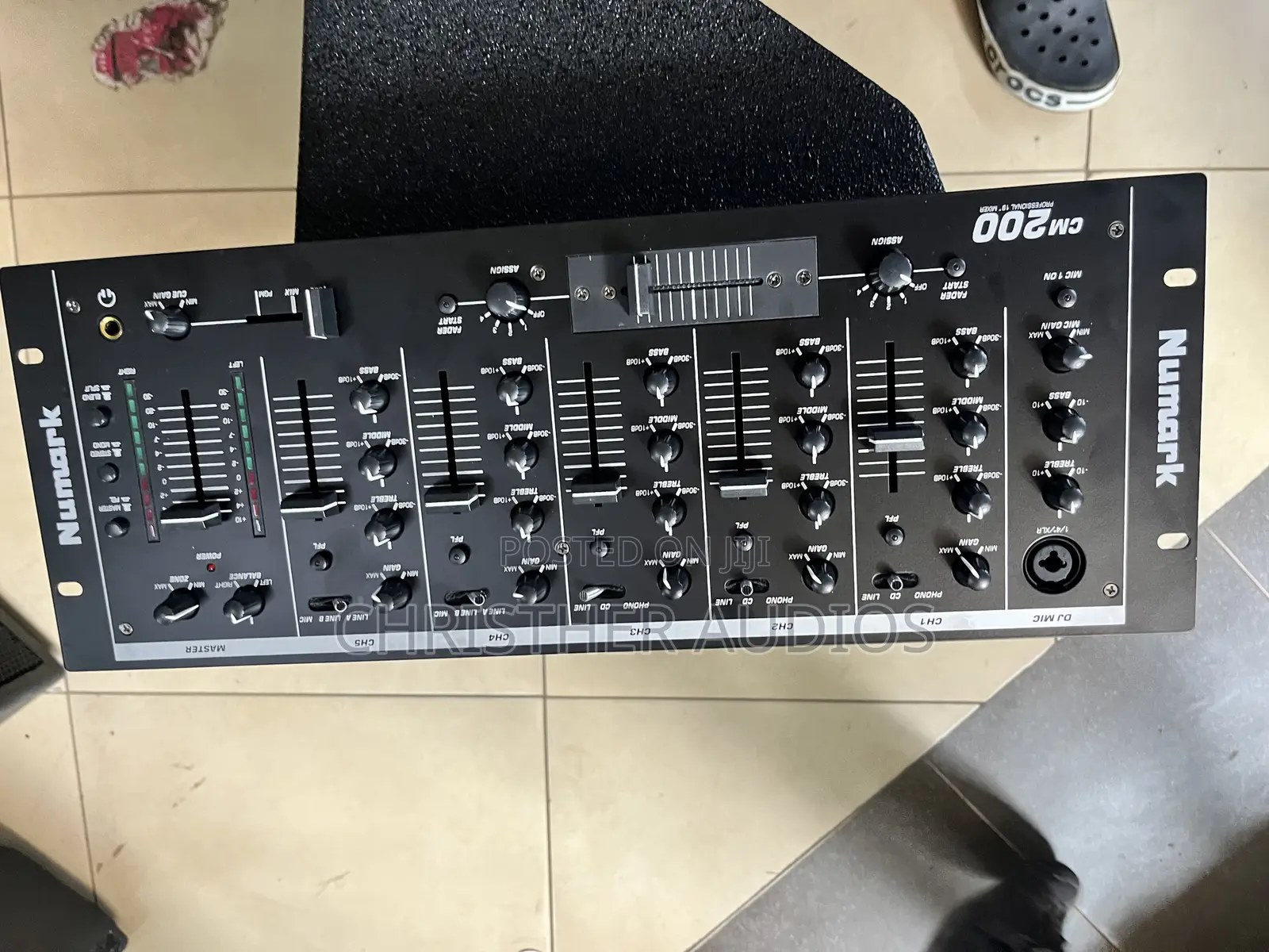 Numark Mixercm200