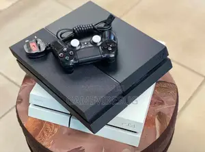 Clean Playstation 4 Standard With 15 Games of Your Choice