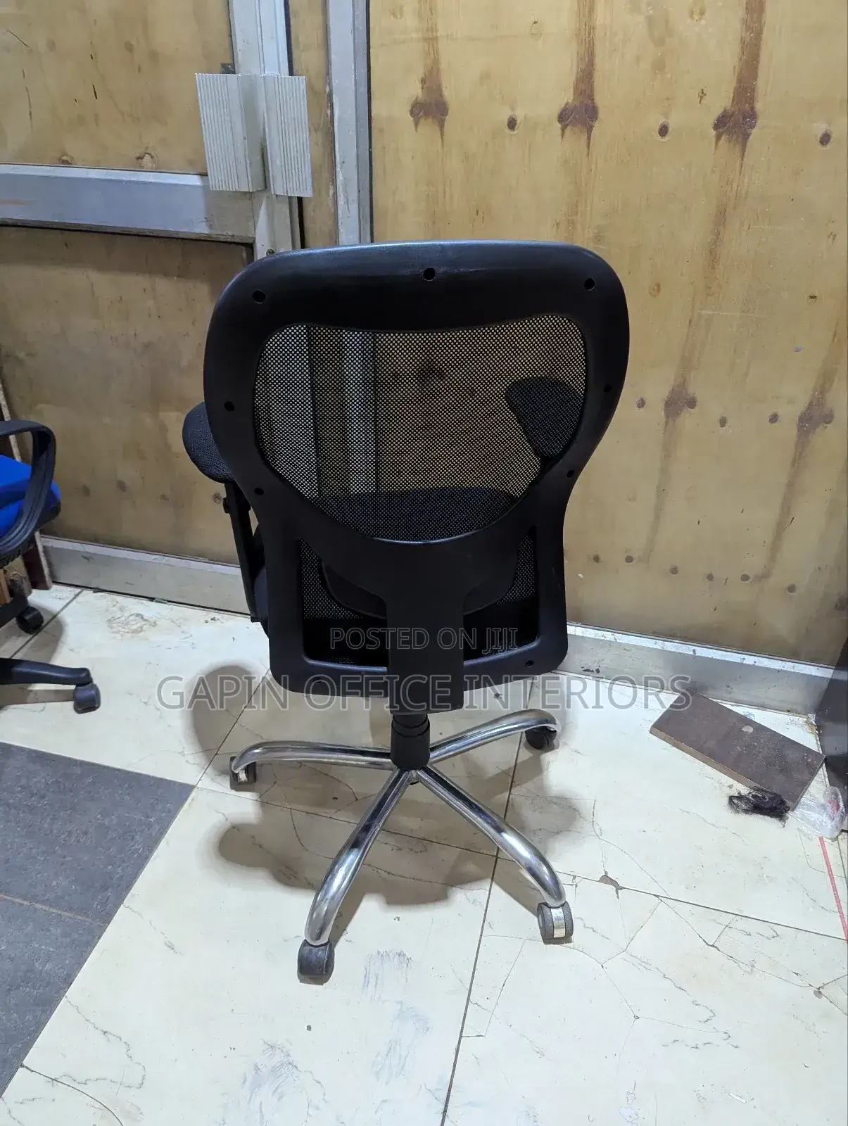 Adjustable Chair With a Soft Cushion Ready for Pick Up