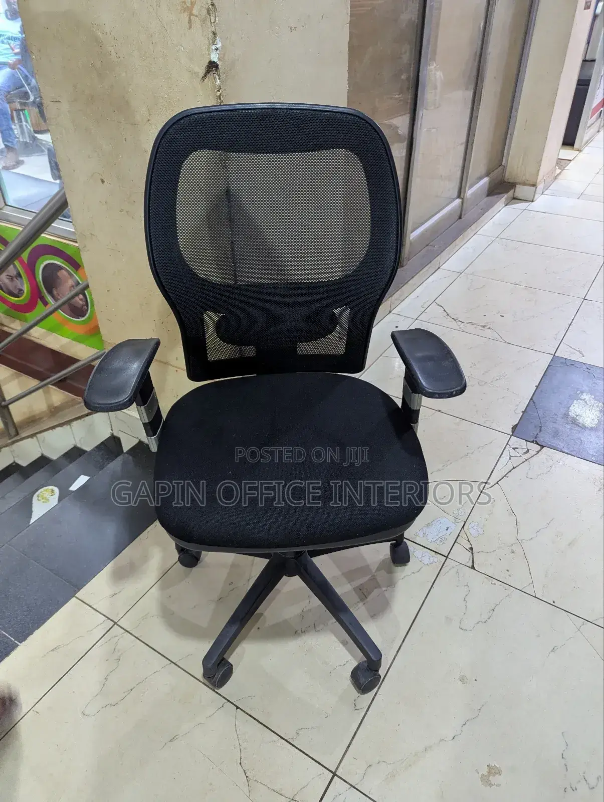 Second Hand Back Meh Chair With Adjustable Height