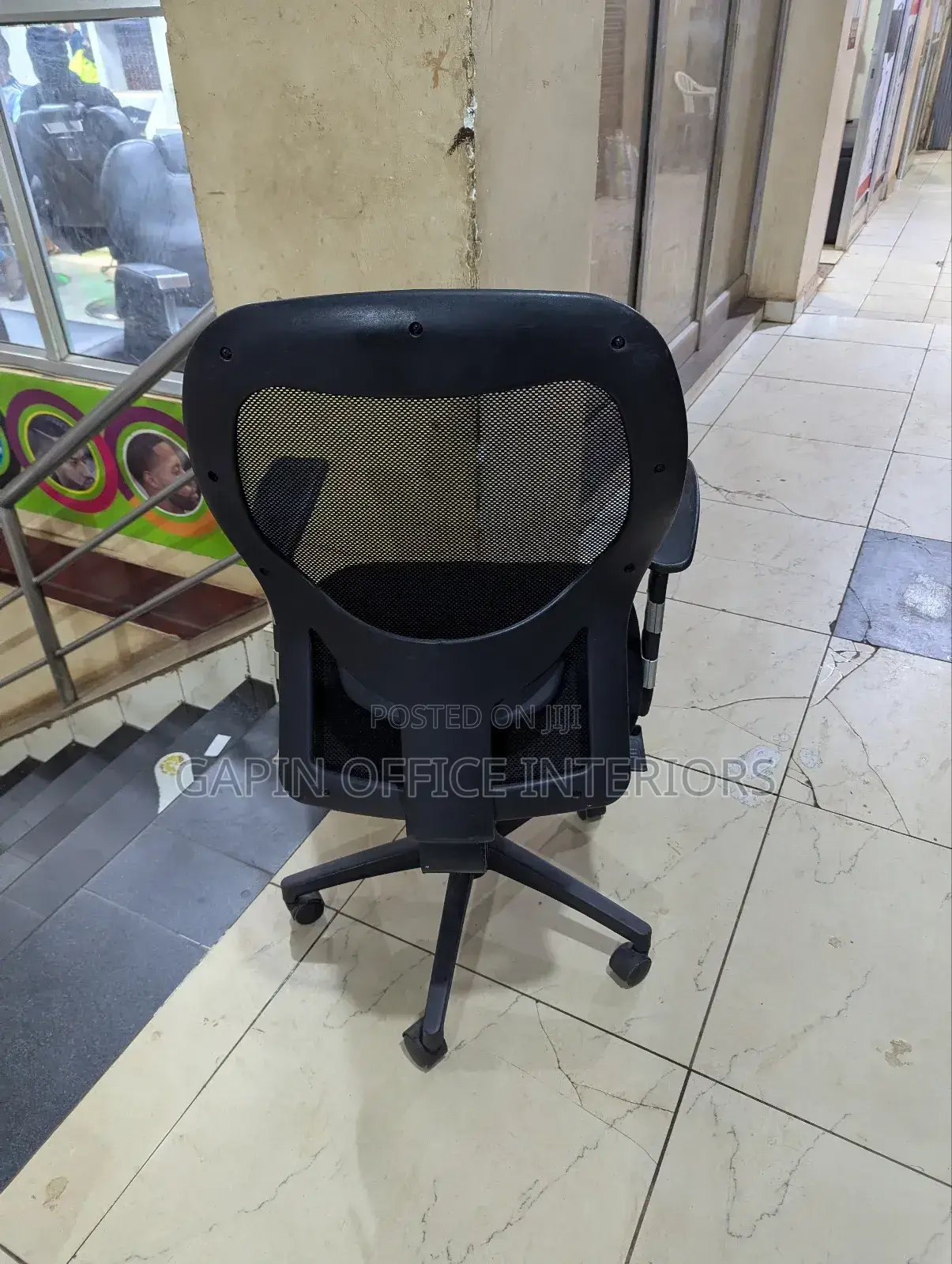 Second Hand Back Meh Chair With Adjustable Height