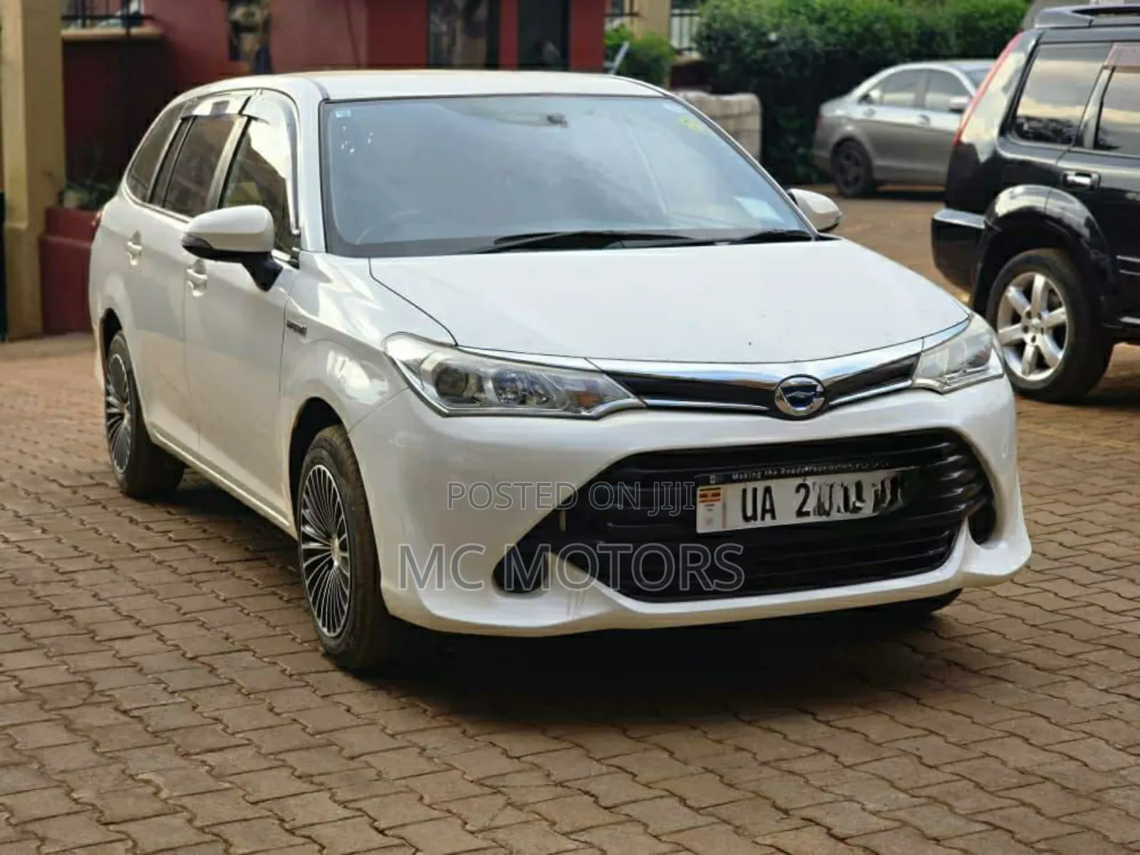 Toyota Corolla Fielder 1.5 Hybrid FWD 2015 White