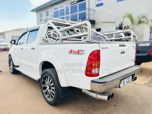 Toyota Hilux 2.7 VVT-i 4X4 SRX 2011 White