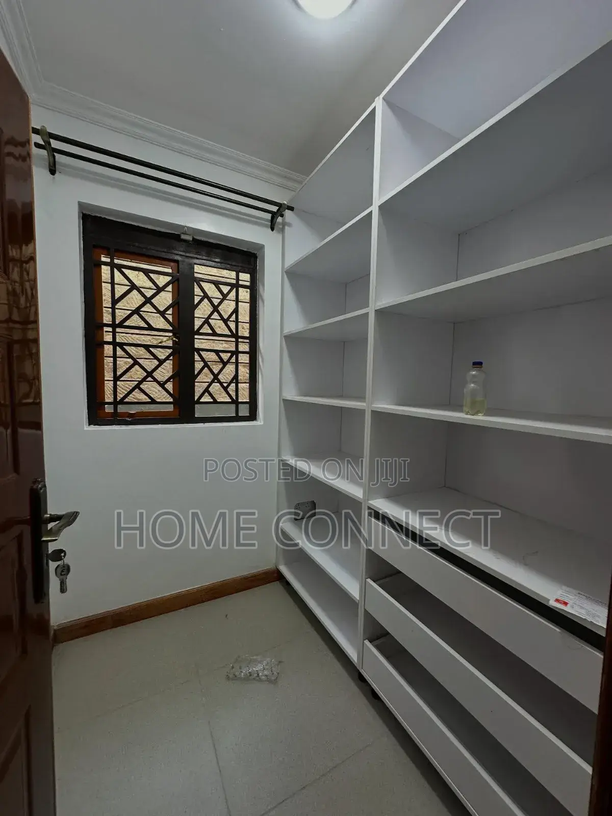 5bdrm Duplex in Munyonyo, Central Division for sale