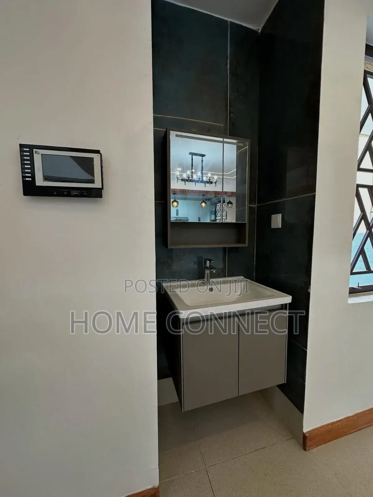 5bdrm Duplex in Munyonyo, Central Division for sale