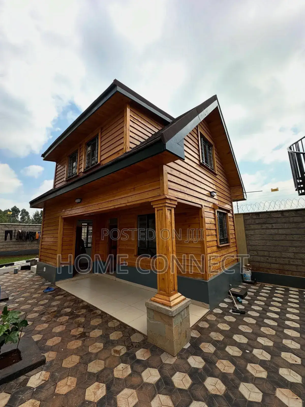 5bdrm Duplex in Munyonyo, Central Division for sale