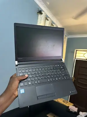 New Laptop Toshiba Portege R705 8GB Intel Core I5 SSD 256GB