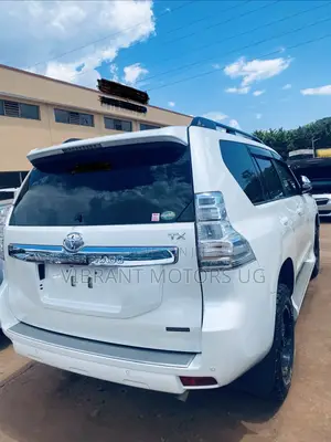 Toyota Land Cruiser Prado 2.8 D-4D 2016 White