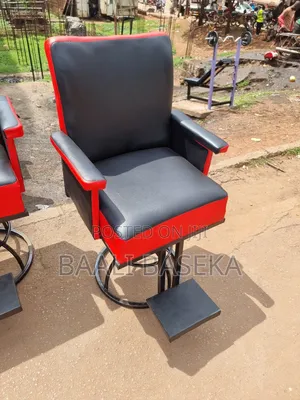 Peaceful Salon Chair/Relaxing Barber Chairs