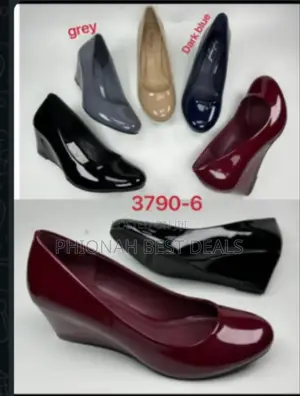 Low Wedge Closed Shoes