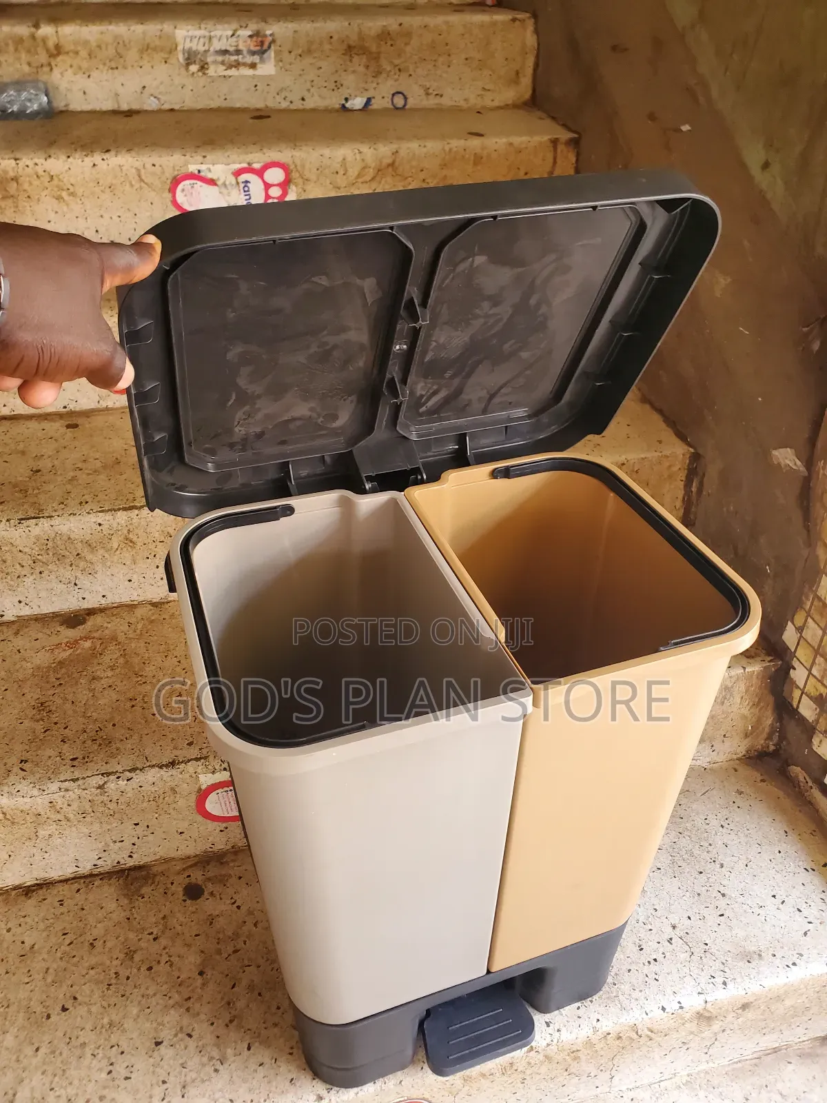 5.55 Gallon Indoor Plastic Dust Bin Plastic Dust Bin