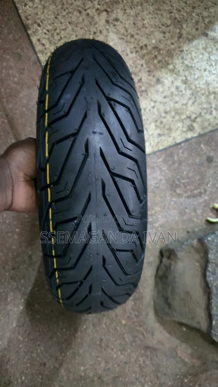 120/90-10 Tubeless Tyres