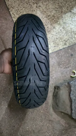 120/90-10 Tubeless Tyres