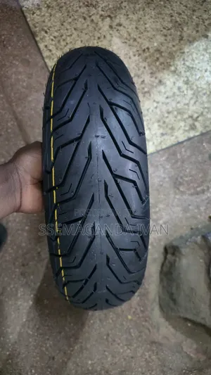 120/90-10 Tubeless Tyres