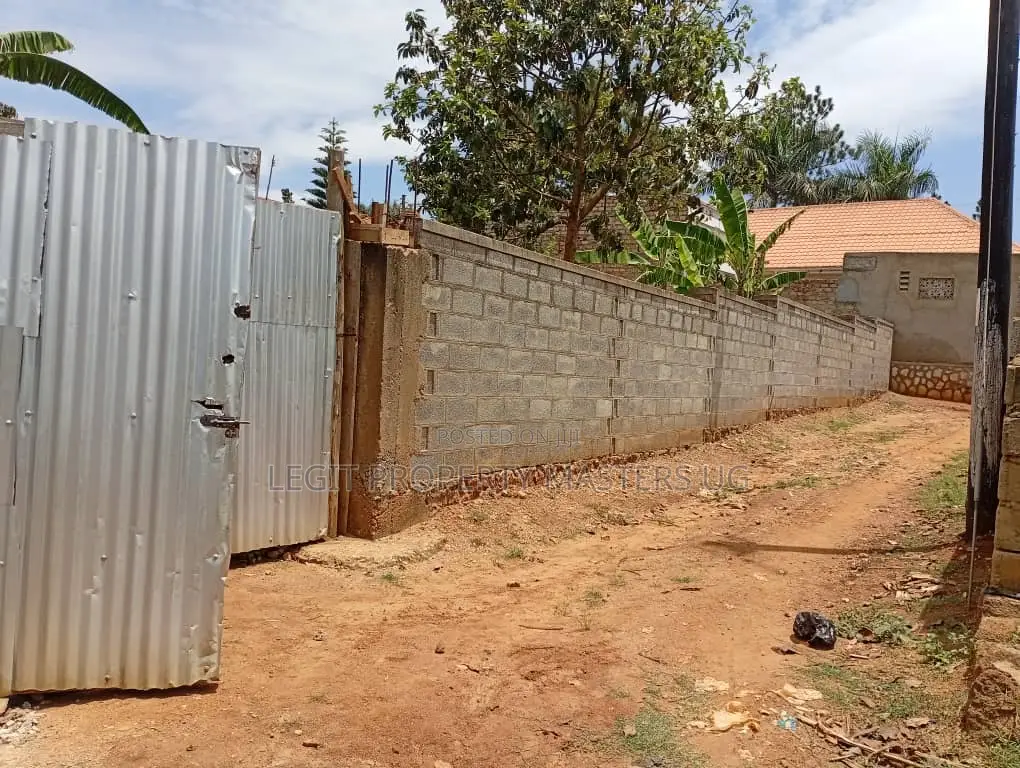 Land for Sale in Kakindu, Entebbe Road