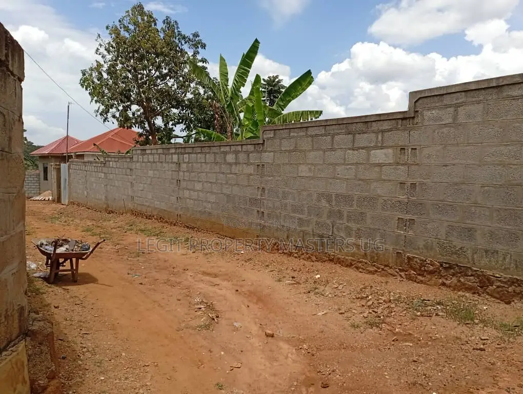 Land for Sale in Kakindu, Entebbe Road
