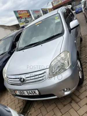 Toyota Raum 2006 Silver