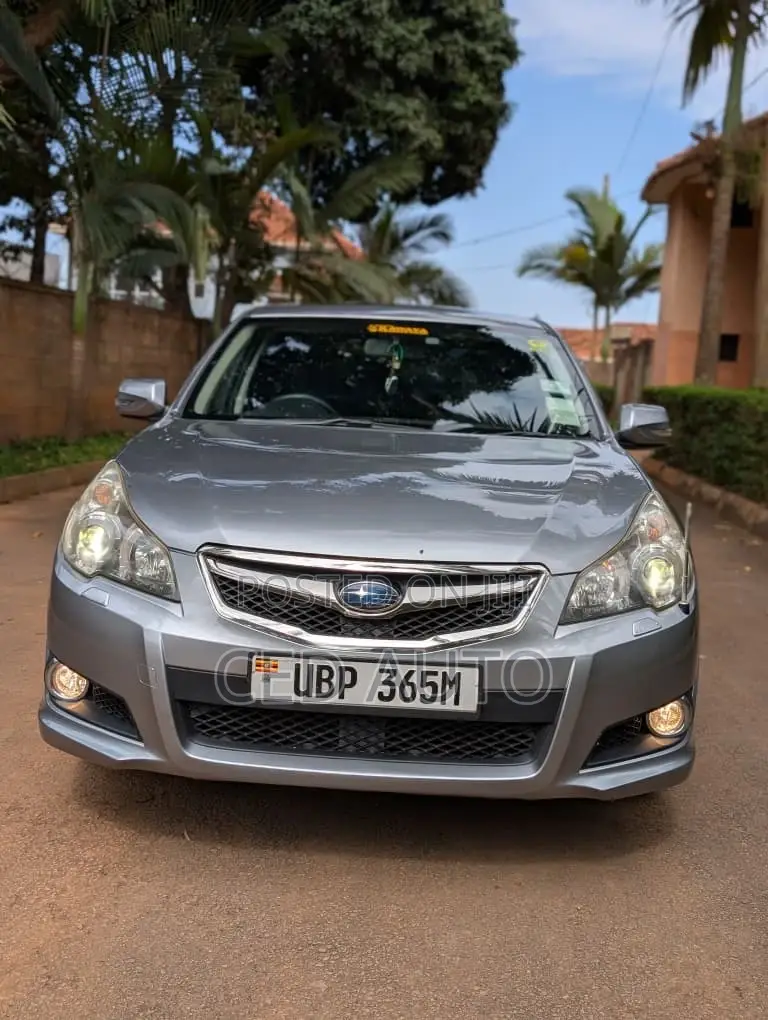 Subaru Legacy 2010 Silver