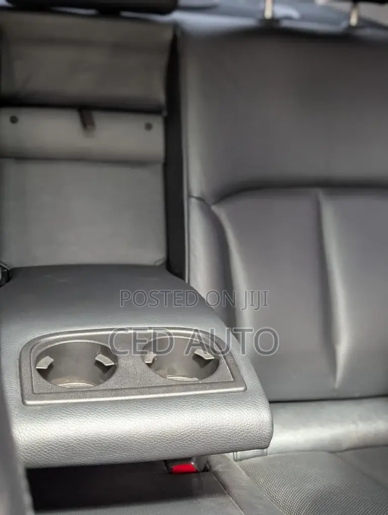 Subaru Legacy 2010 Silver