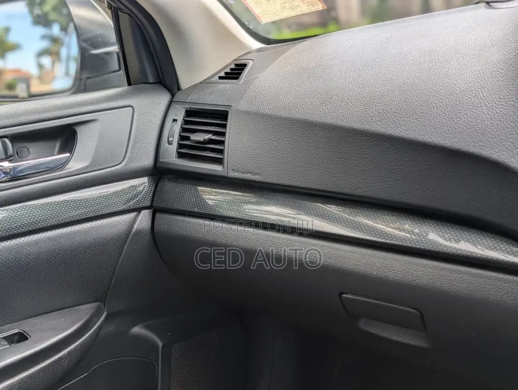 Subaru Legacy 2010 Silver