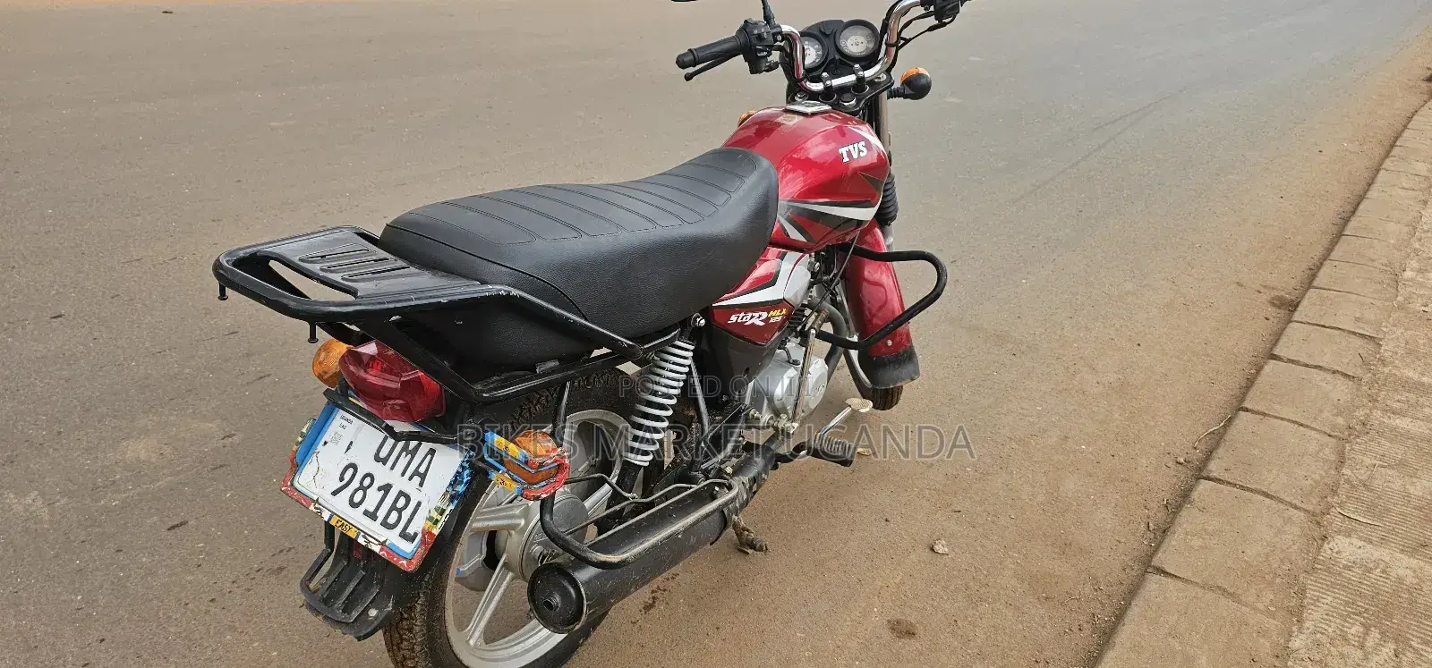 TVS HLX 125 2025 Red
