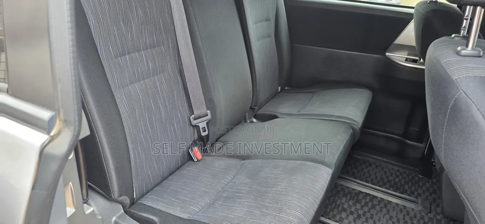 Toyota Noah 2011 Silver