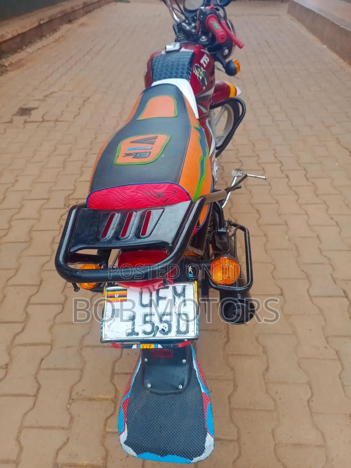 TVS HLX 125 2022 Red