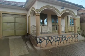 3bdrm Bungalow in Bweyogerere Kiwanga, Central Division for sale