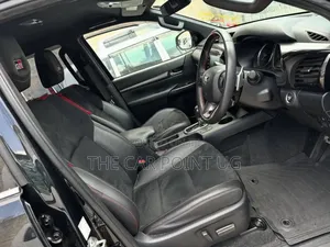Toyota Hilux Revo Double Cab Deisel 2.4 AWD 2022 Black