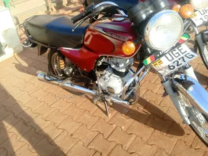 Bajaj Boxer 100 2024