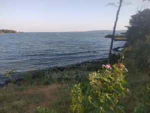 Entebbe Kawuku ( Bwelenga) Lake Touching Land on Sale