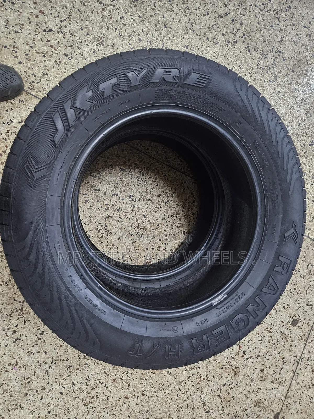 Its 225 65 R17 Jktyrs From India  the Collection of Tires.