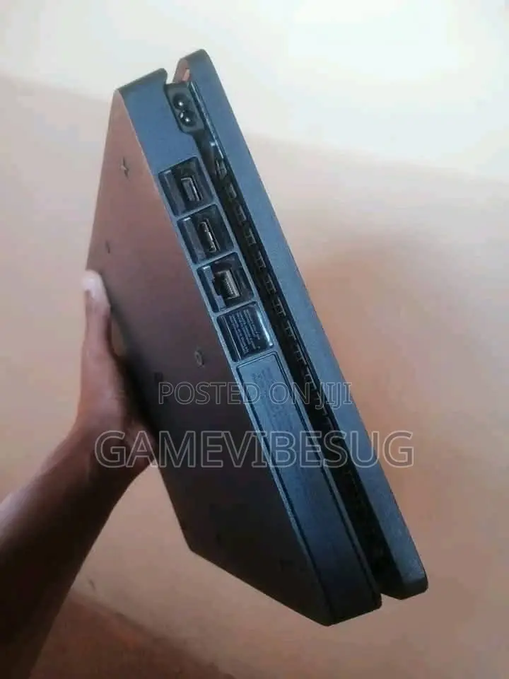 Playstation 4 Console