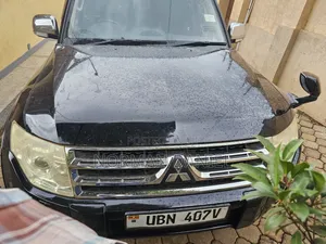 Mitsubishi Pajero 3.0 2010 Black