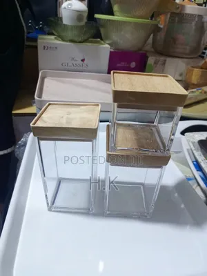 3pcs Glass Spice Jars With Bamboo Lids.