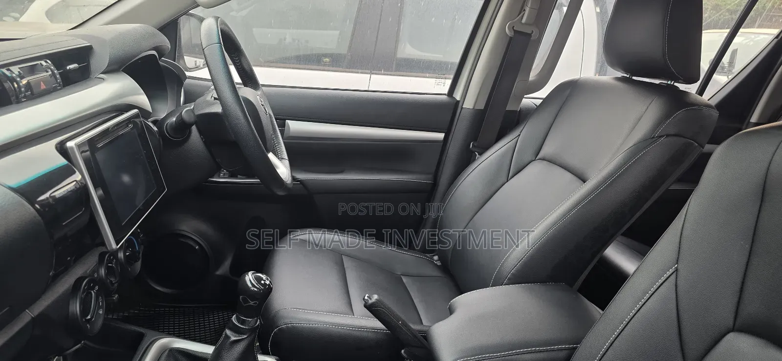 Toyota Hilux 2021 White