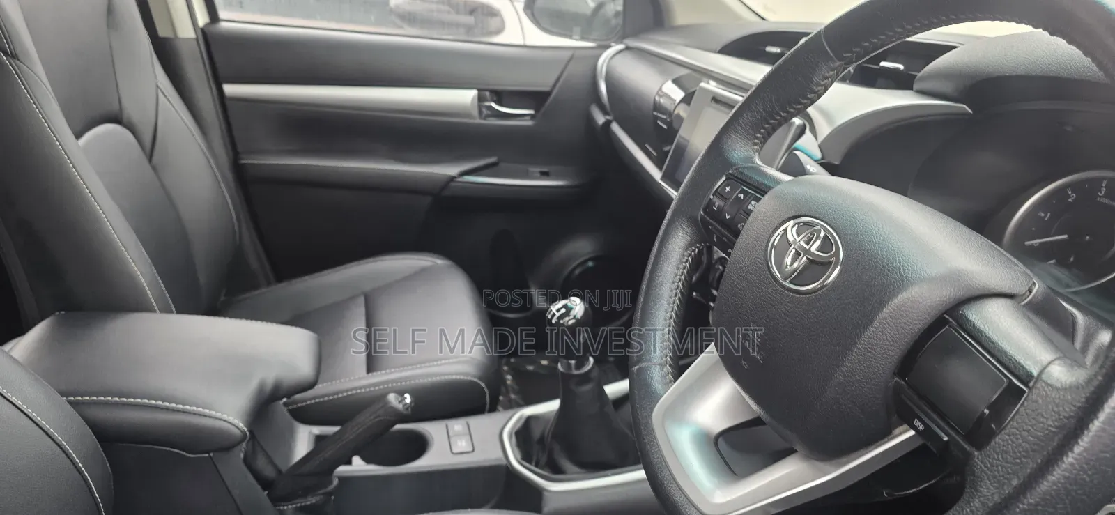 Toyota Hilux 2021 White