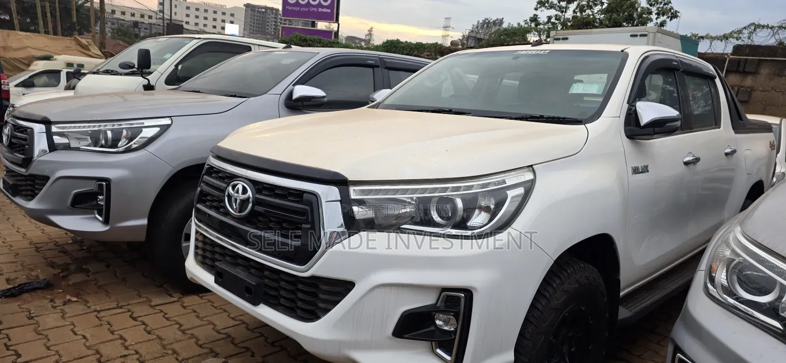 Toyota Hilux 2021 White