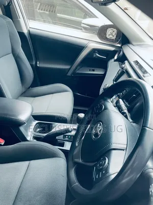 Toyota RAV4 Limited FWD (2.5L 4cyl 6A) 2017 White