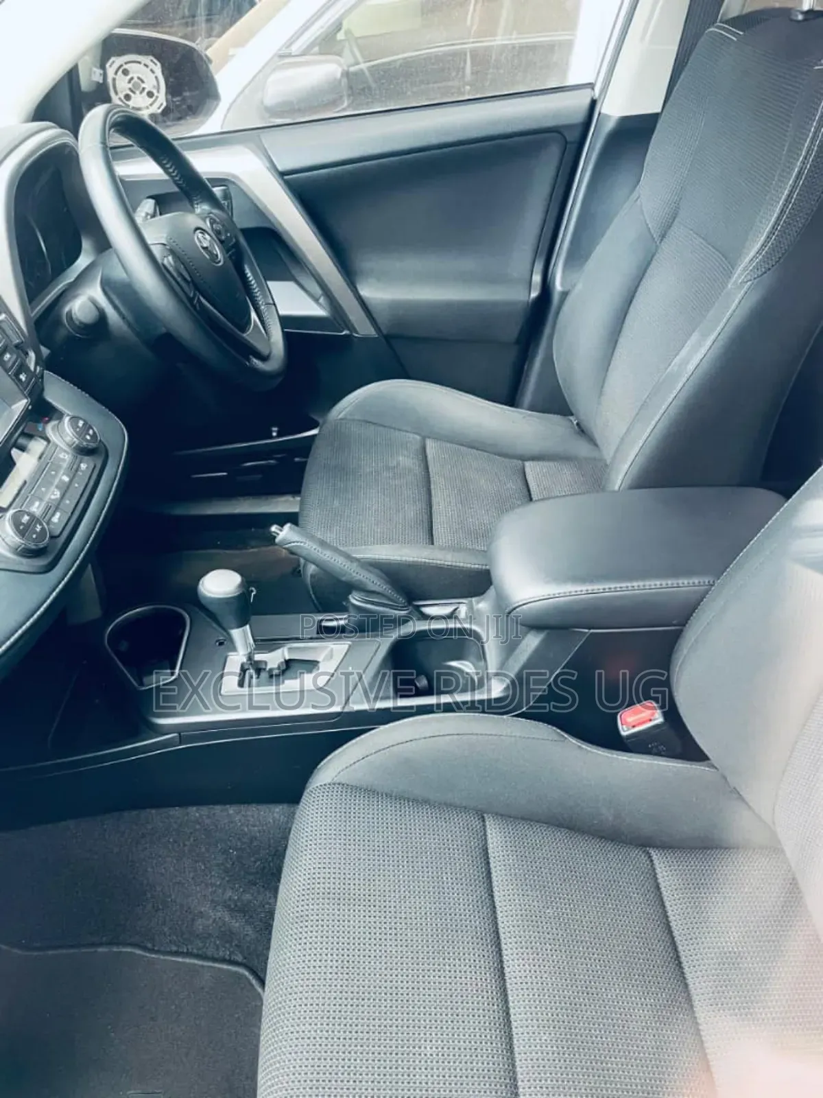 Toyota RAV4 Limited FWD (2.5L 4cyl 6A) 2017 White