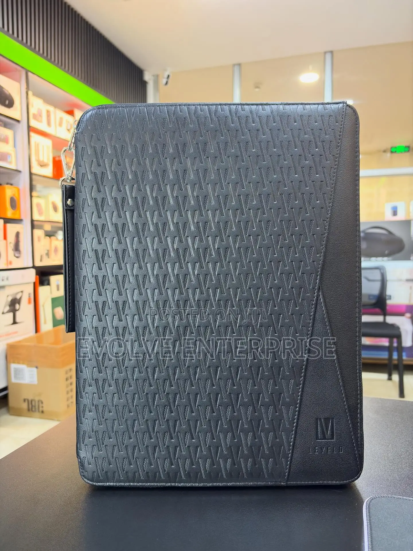 Levelo Cristallo Booktype Laptop Sleeve