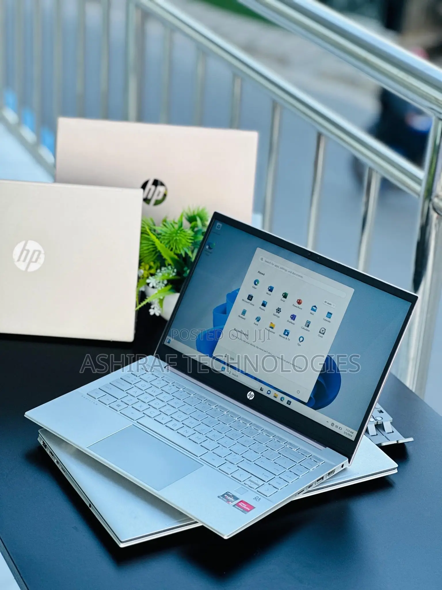 New Laptop HP Pavilion 13 16GB AMD Ryzen 7 SSD 256GB