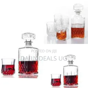 1 Piece of Whisky Decanter With 6 Glasses Set,Colourless