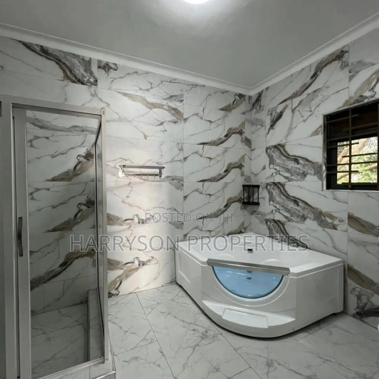 7bdrm Mansion in Kyanja, Central Division for sale